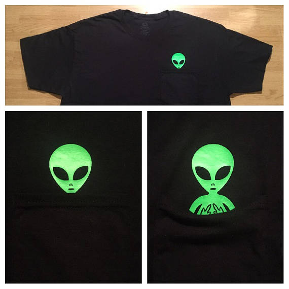 Middle Finger Green Alien Pocket T-Shirt Casual Alien Slogan Tops Girl Pocket Alien Popular Tee Aesthetic Trendy Hipster t shirt